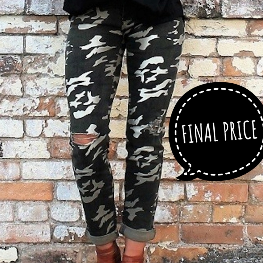 NEW L & B PLUS DISTRESSED CAMO BOYFRIEND JEANS